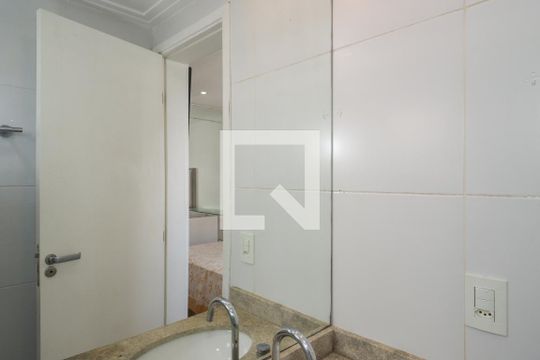 Banheiro da Suíte de apartamento à venda com 2 quartos, 57m² em Panamby, São Paulo
