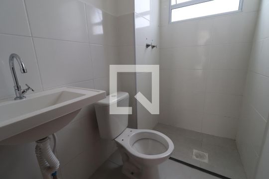 Banheiro de apartamento à venda com 2 quartos, 55m² em Canudos, Novo Hamburgo