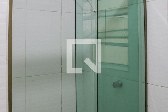Banheiro de apartamento para alugar com 1 quarto, 44m² em Vila Romana, São Paulo