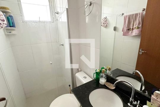 Banheiro de apartamento à venda com 2 quartos, 47m² em Manacás, Belo Horizonte