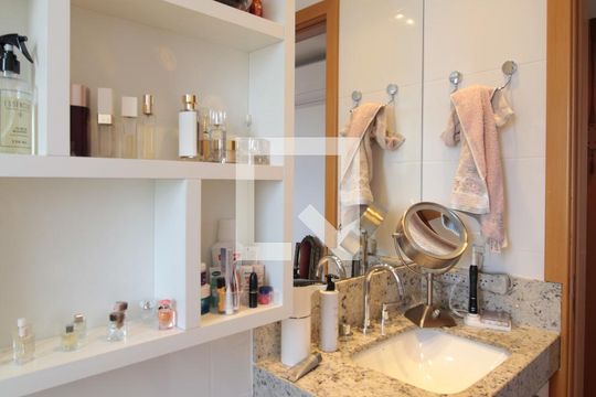Banheiro da Suite 1 de apartamento à venda com 4 quartos, 160m² em Liberdade, Belo Horizonte