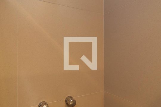 Banheiro da Suíte de apartamento para alugar com 2 quartos, 60m² em Vila Madalena, São Paulo