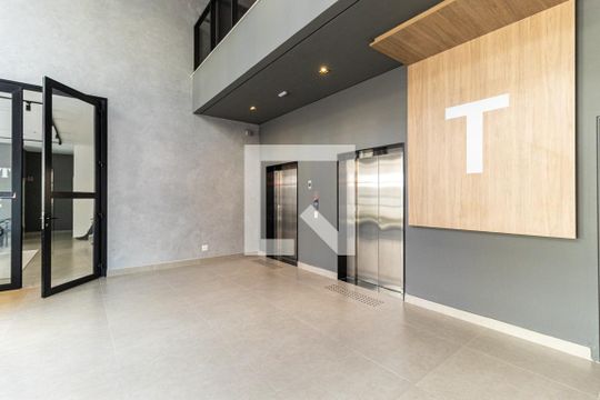 Elevadores de kitnet/studio para alugar com 1 quarto, 24m² em Centro Histórico de São Paulo, São Paulo