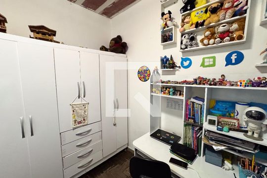 Quarto de casa à venda com 3 quartos, 360m² em Santa Helena, Belo Horizonte