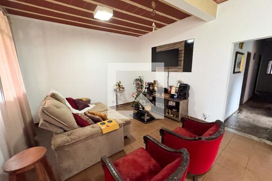 Casa à venda com 3 quartos, 360m² em Santa Helena, Belo Horizonte