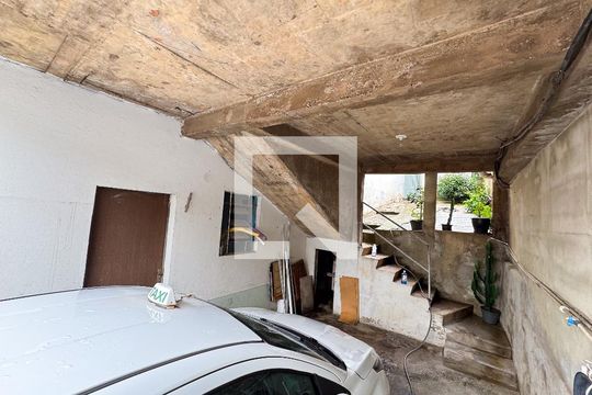 Área externa de casa à venda com 3 quartos, 360m² em Santa Helena, Belo Horizonte