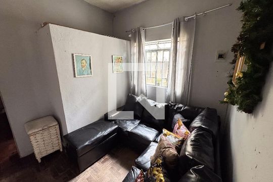 Quarto de casa à venda com 3 quartos, 360m² em Santa Helena, Belo Horizonte
