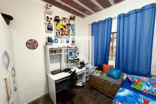 Quarto de casa à venda com 3 quartos, 360m² em Santa Helena, Belo Horizonte
