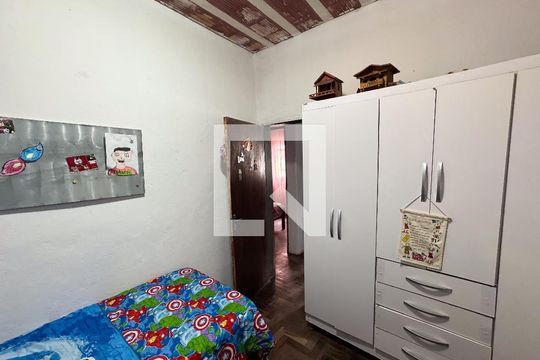 Quarto de casa à venda com 3 quartos, 360m² em Santa Helena, Belo Horizonte