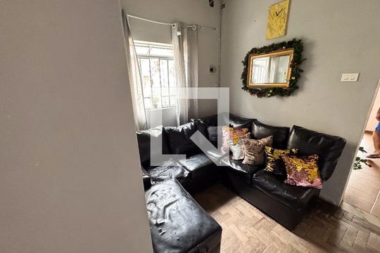 Quarto de casa à venda com 3 quartos, 360m² em Santa Helena, Belo Horizonte
