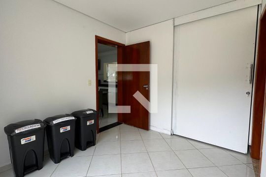 Área de Serviço de casa de condomínio para alugar com 3 quartos, 350m² em Jardim Julio, Barueri