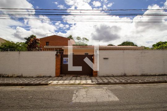 Fachada de casa para alugar com 3 quartos, 450m² em Vila Progresso, Sorocaba