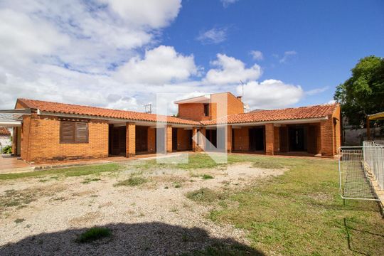 Área Externa de casa para alugar com 3 quartos, 450m² em Vila Progresso, Sorocaba