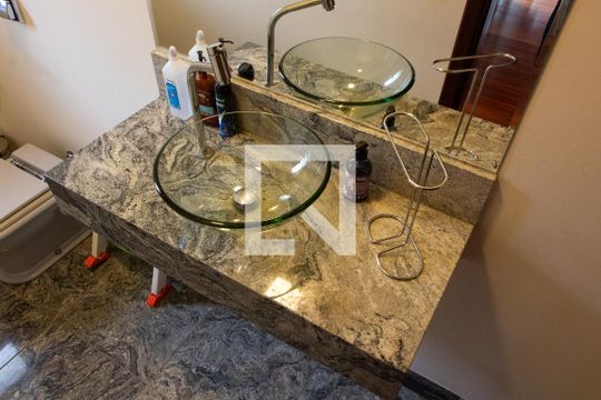 Lavabo de casa de condomínio à venda com 3 quartos, 480m² em Loteamento Alphaville Campinas, Campinas