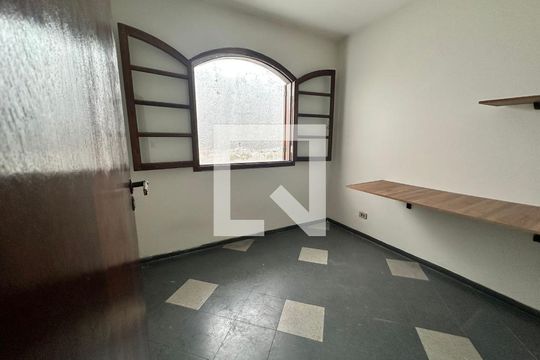 Quarto de casa à venda com 3 quartos, 190m² em Jardim Las Vegas, Santo André