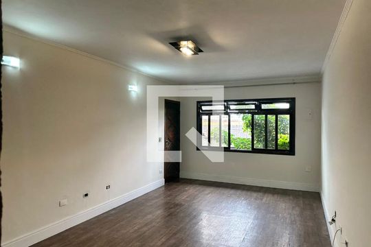 Casa à venda com 3 quartos, 190m² em Jardim Las Vegas, Santo André