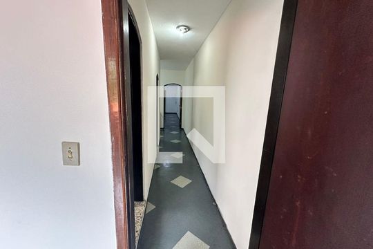 Corredor de casa à venda com 3 quartos, 190m² em Jardim Las Vegas, Santo André
