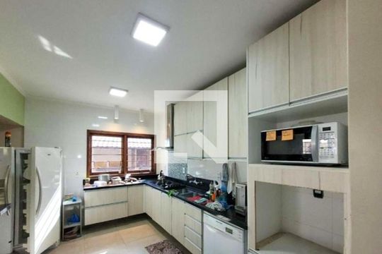 Cozinha de casa à venda com 5 quartos, 358m² em Petrópolis, Porto Alegre