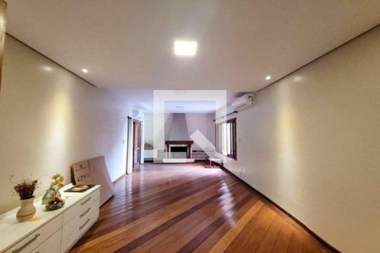 Sala de casa à venda com 5 quartos, 358m² em Petrópolis, Porto Alegre