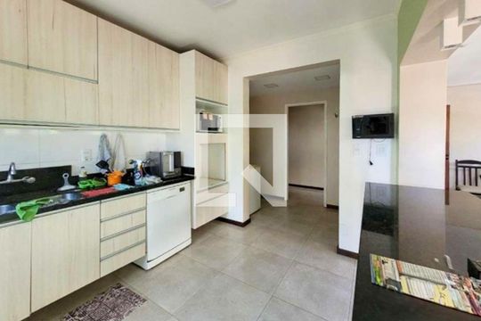 Cozinha de casa à venda com 5 quartos, 358m² em Petrópolis, Porto Alegre
