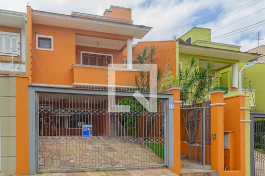 Fachada de casa à venda com 3 quartos, 247m² em Marechal Rondon, Canoas
