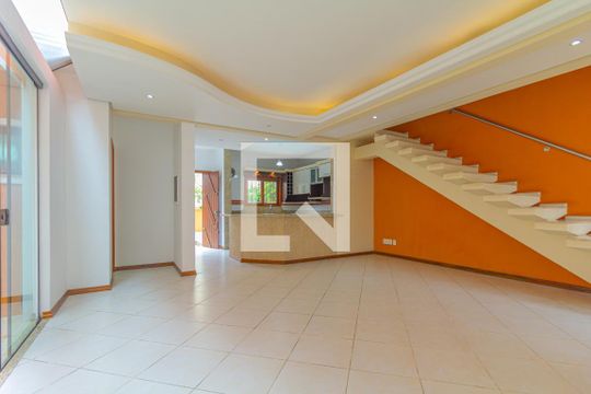 Sala de casa à venda com 3 quartos, 247m² em Marechal Rondon, Canoas