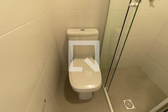 Banheiro Social de kitnet/studio à venda com 1 quarto, 36m² em Prado Velho, Curitiba