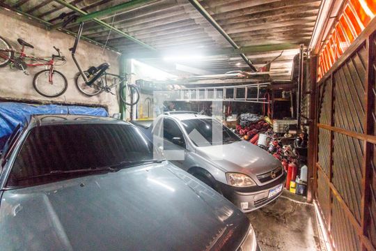 Garagem de casa para alugar com 2 quartos, 300m² em Jardim Mutinga, Barueri