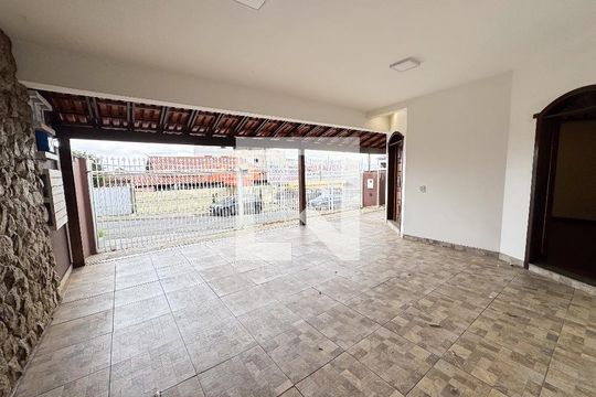 Área comum de casa à venda com 4 quartos, 200m² em Bandeirantes, Contagem