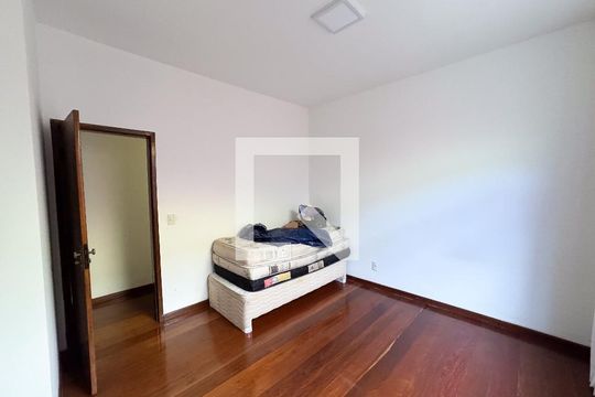 Quarto 2 de casa à venda com 4 quartos, 200m² em Bandeirantes, Contagem