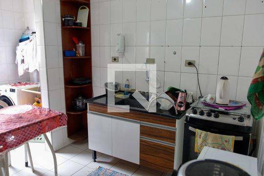 Cozinha de apartamento para alugar com 3 quartos, 67m² em Veloso, Osasco