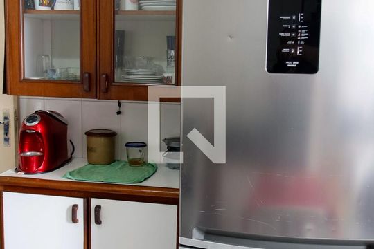 Cozinha de apartamento para alugar com 3 quartos, 67m² em Veloso, Osasco