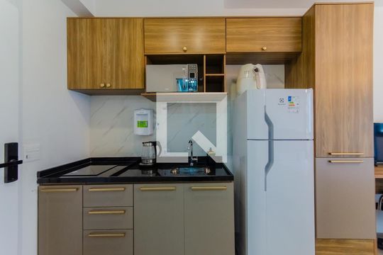 Cozinha de kitnet/studio à venda com 1 quarto, 21m² em Paraíso, São Paulo