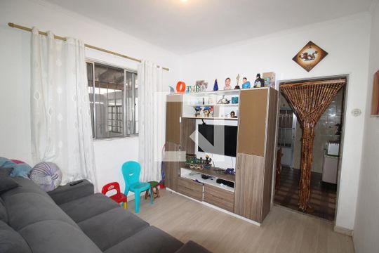 Casa à venda com 4 quartos, 330m² em Sítio do Morro, São Paulo