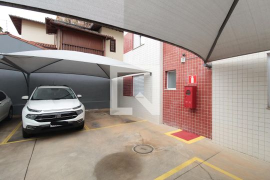 Garagem de apartamento à venda com 2 quartos, 122m² em Castelo, Belo Horizonte