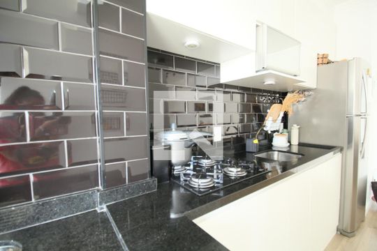 Cozinha  de apartamento à venda com 2 quartos, 48m² em Jardim Umarizal, São Paulo