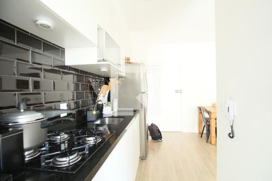Cozinha  de apartamento à venda com 2 quartos, 48m² em Jardim Umarizal, São Paulo