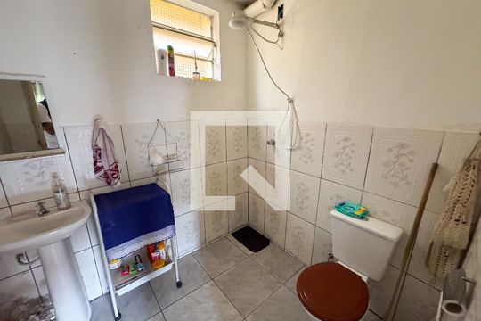Banheiro Quarto 1 de casa à venda com 3 quartos, 360m² em Santa Cruz Industrial, Contagem