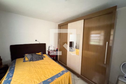 Quarto 2 de casa à venda com 3 quartos, 360m² em Santa Cruz Industrial, Contagem