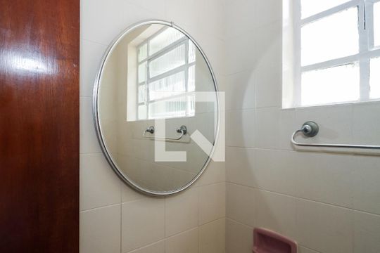Lavabo de casa para alugar com 4 quartos, 283m² em Campo Limpo, São Paulo