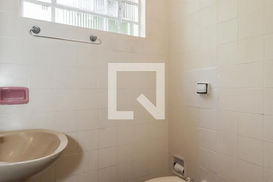 Lavabo de casa para alugar com 4 quartos, 283m² em Campo Limpo, São Paulo