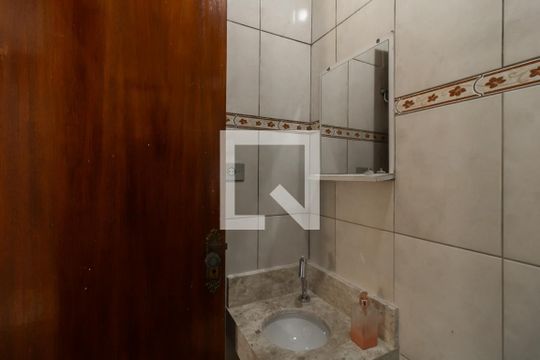 Banheiro da Suíte 2 de casa para alugar com 2 quartos, 180m² em Cidade Líder, São Paulo