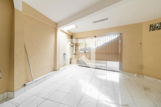 Garagem de casa para alugar com 2 quartos, 180m² em Cidade Líder, São Paulo