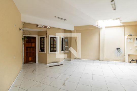 Garagem de casa para alugar com 2 quartos, 180m² em Cidade Líder, São Paulo