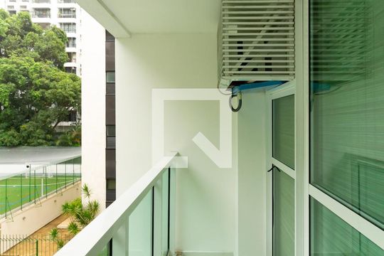 Varanda do quarto  de apartamento para alugar com 1 quarto, 58m² em Lagoa, Rio de Janeiro