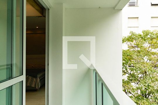 Detalhe da varanda do quarto  de apartamento para alugar com 1 quarto, 58m² em Lagoa, Rio de Janeiro