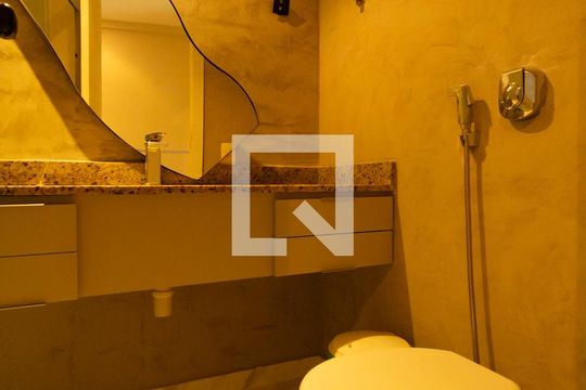 Detalhe do banheiro social  de apartamento para alugar com 1 quarto, 58m² em Lagoa, Rio de Janeiro