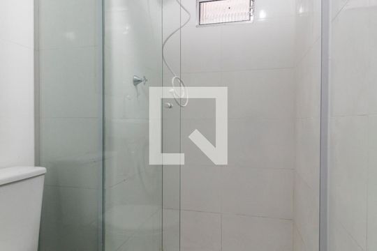 Banheiro de casa para alugar com 1 quarto, 42m² em Jardim Boa Vista, Carapicuíba