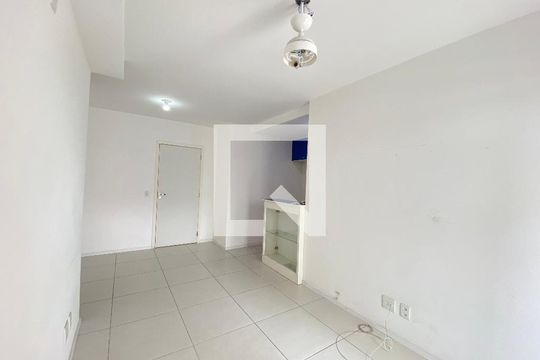 Sala de apartamento para alugar com 2 quartos, 62m² em Todos Os Santos, Rio de Janeiro