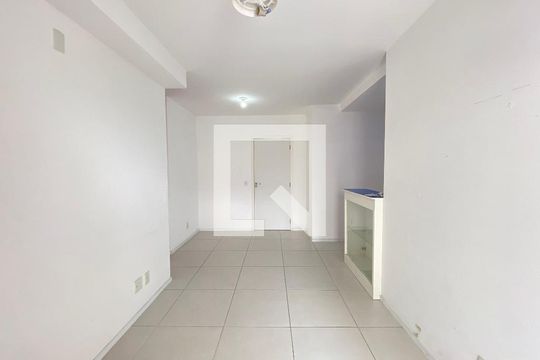 Sala de apartamento para alugar com 2 quartos, 62m² em Todos Os Santos, Rio de Janeiro